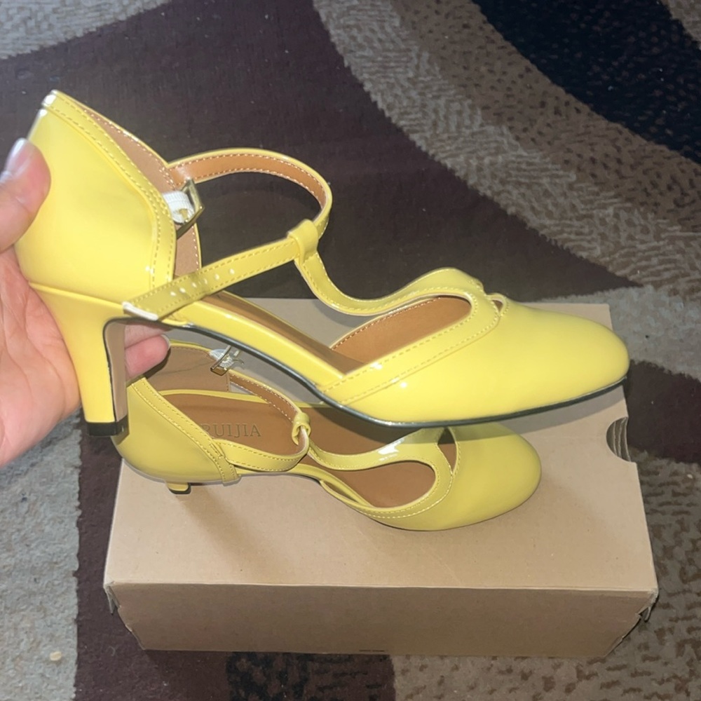 Yellow Liuruijia Kitten Heels